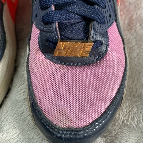 NIKE Air Max 90 Shoes - Picture 4 of 10